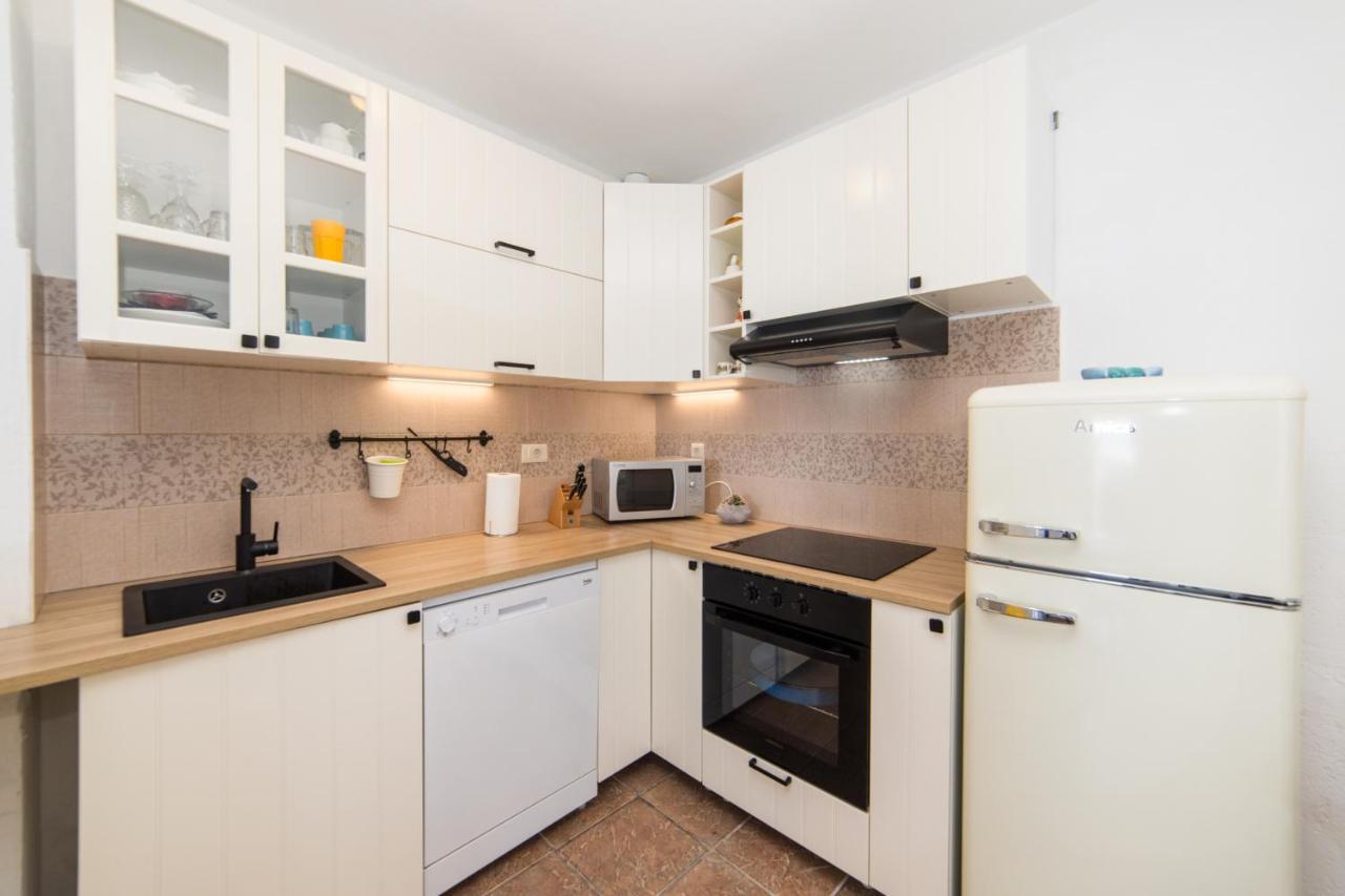 Apartmani Kala Podgora Cameră foto